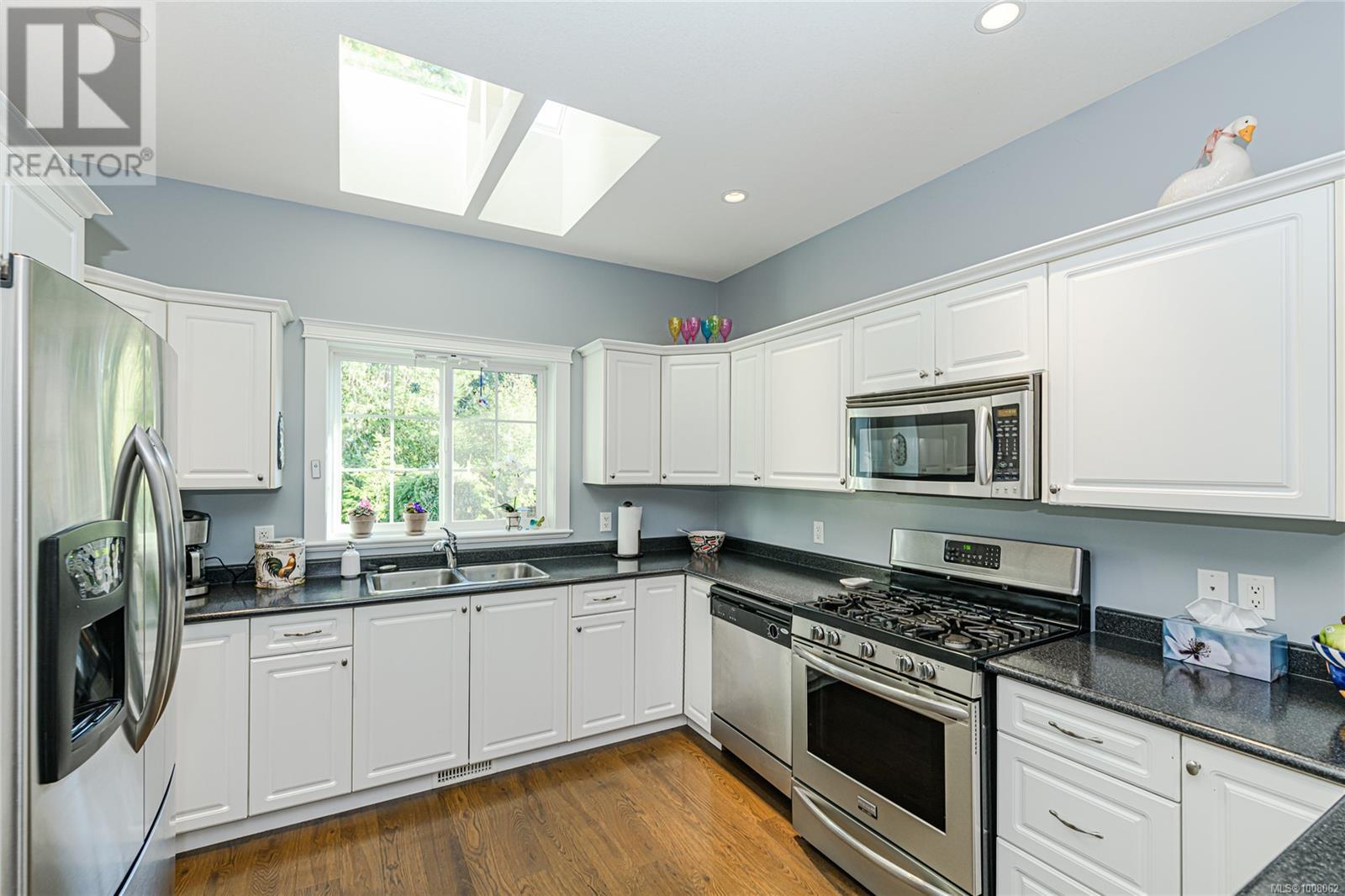 Photo 29 of 3 3134 Manor Dr, Duncan BC