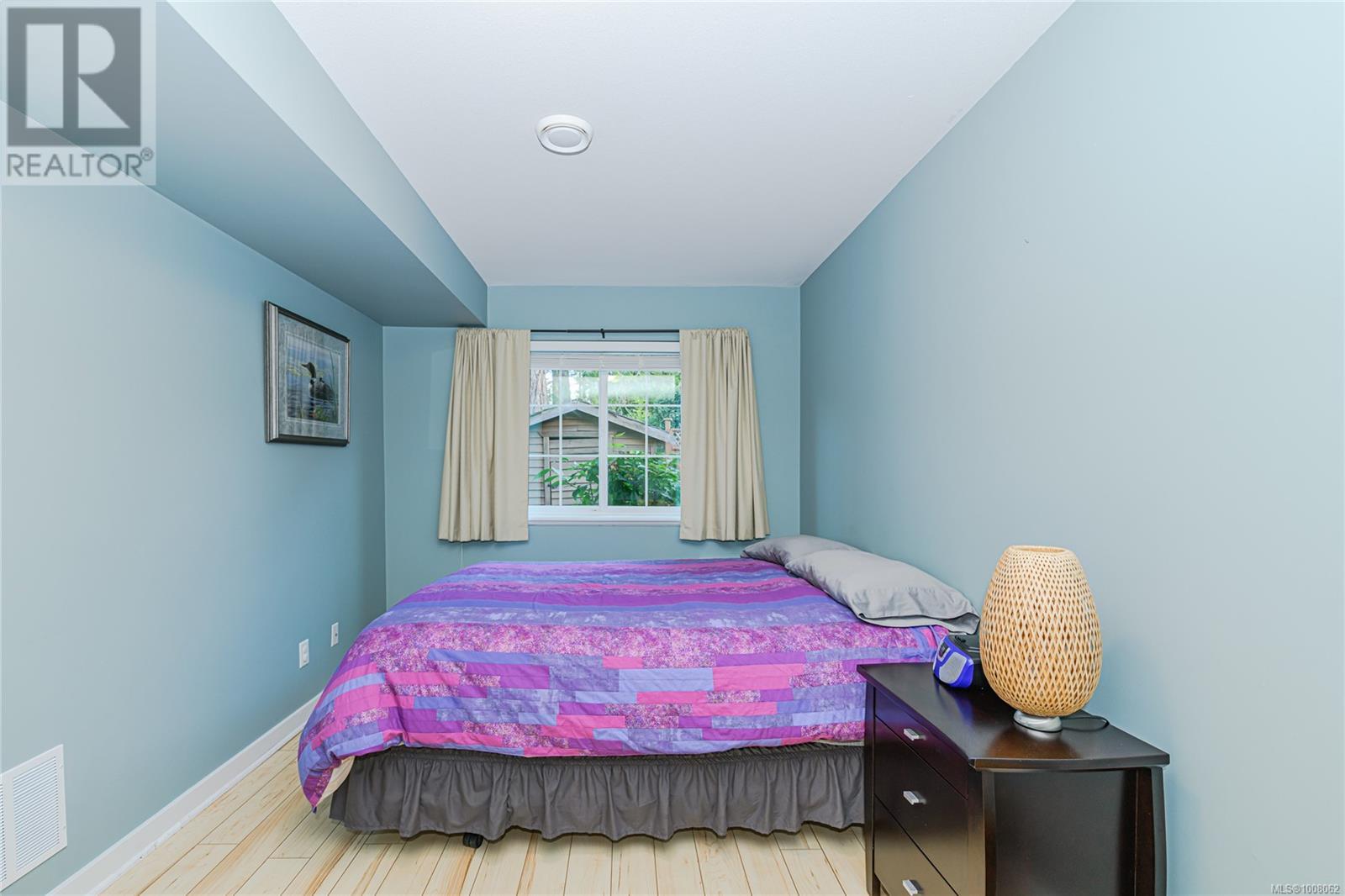 Photo 7 of 3 3134 Manor Dr, Duncan BC