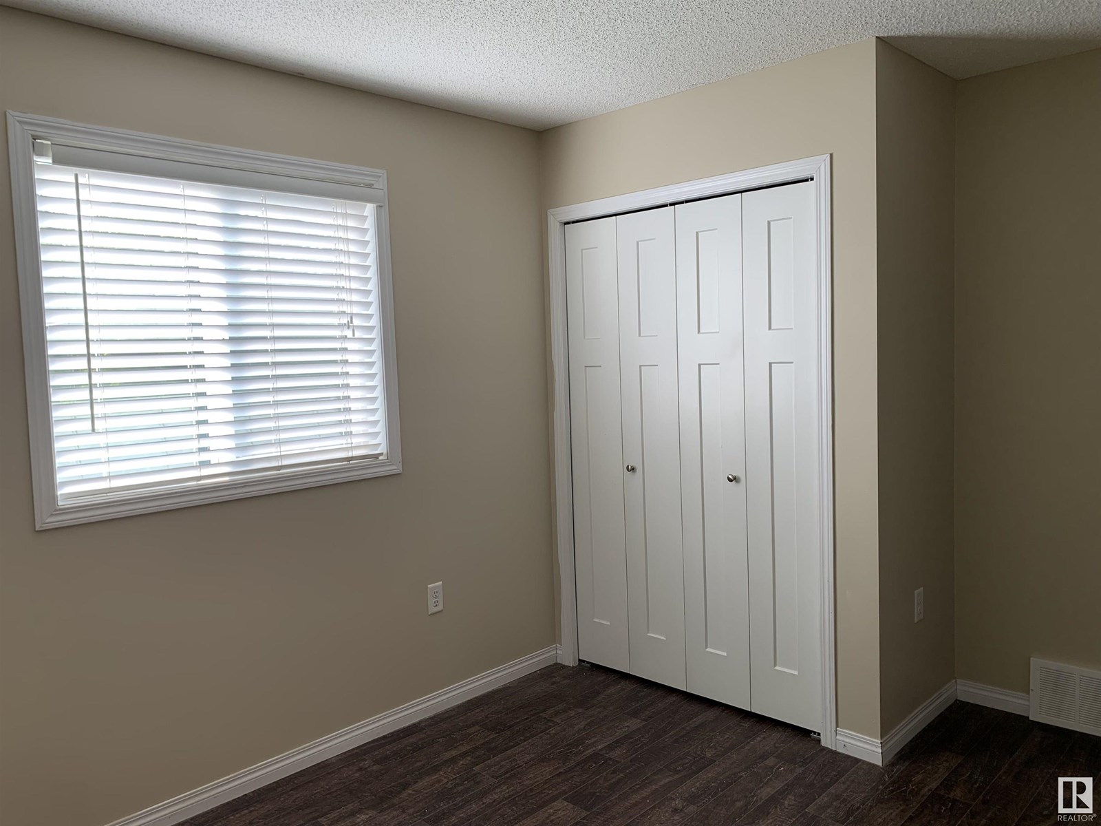 Photo 21 of 11824 93 St Nw, Edmonton AB