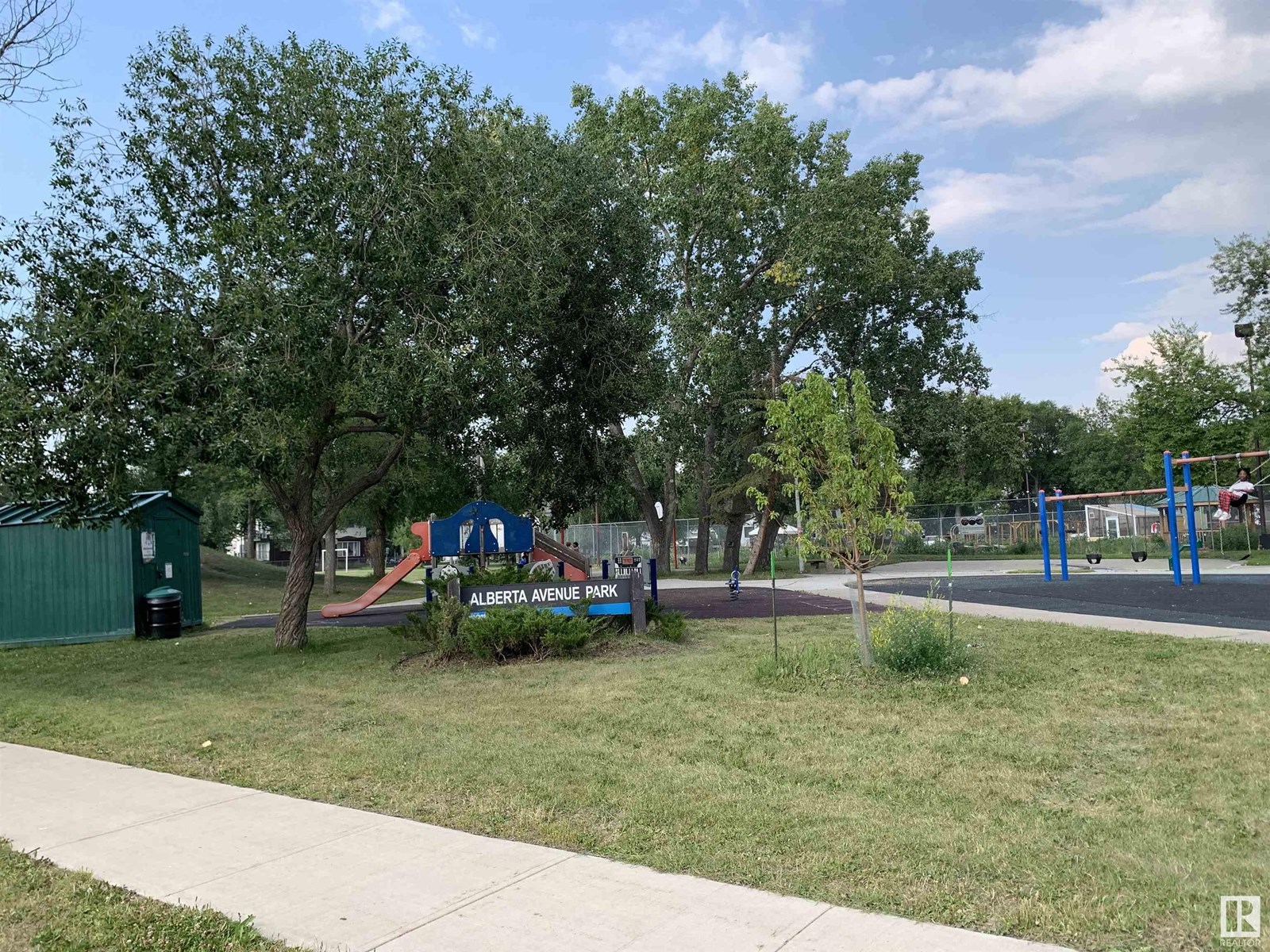 Photo 6 of 11824 93 St Nw, Edmonton AB
