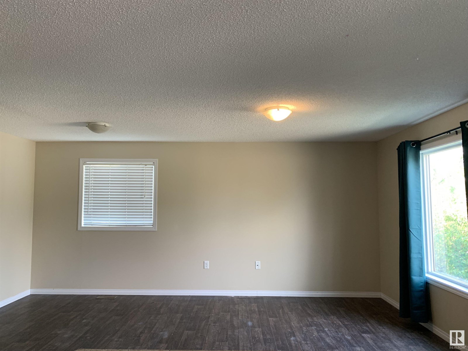 Photo 5 of 11824 93 St Nw, Edmonton AB