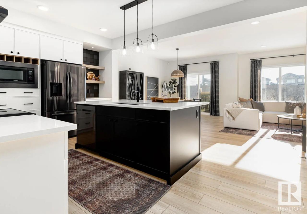 Photo 8 of 2807 5 Av Sw, Edmonton AB