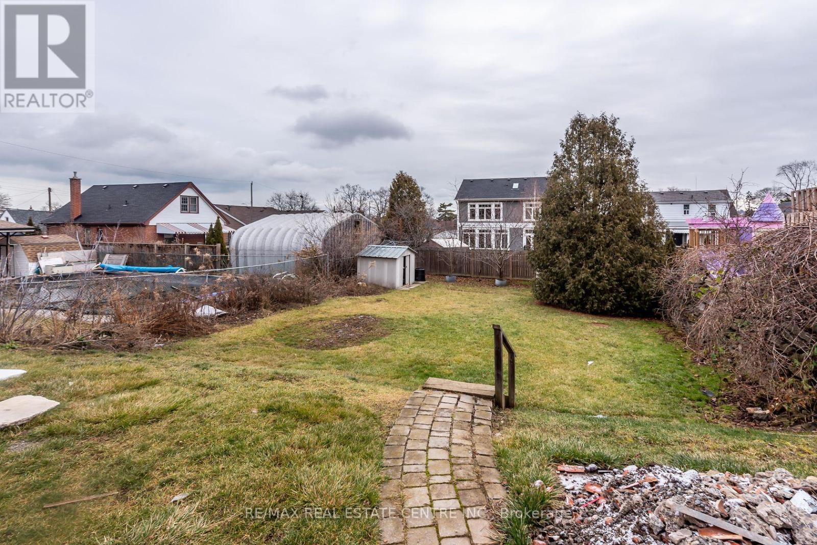 Single Family House Bungalow for Sale in A   KIMBERLY DRIVE Hamilton (Rosedale) 