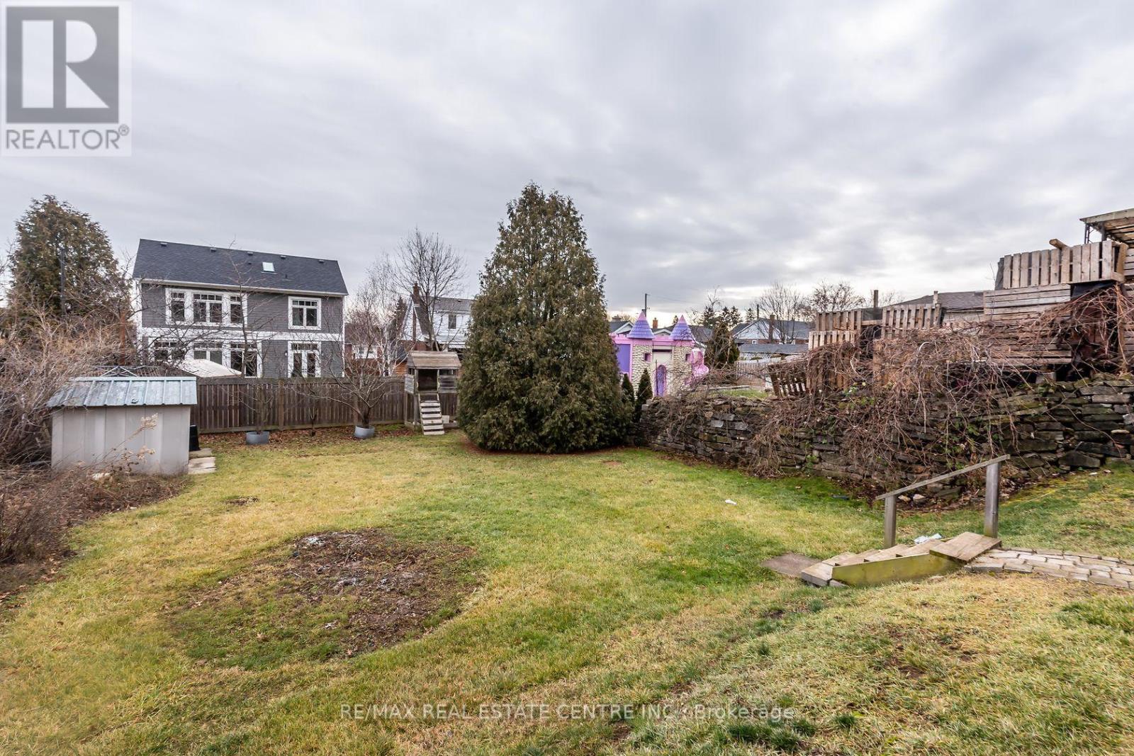 Single Family House Bungalow for Sale in A   KIMBERLY DRIVE Hamilton (Rosedale) 