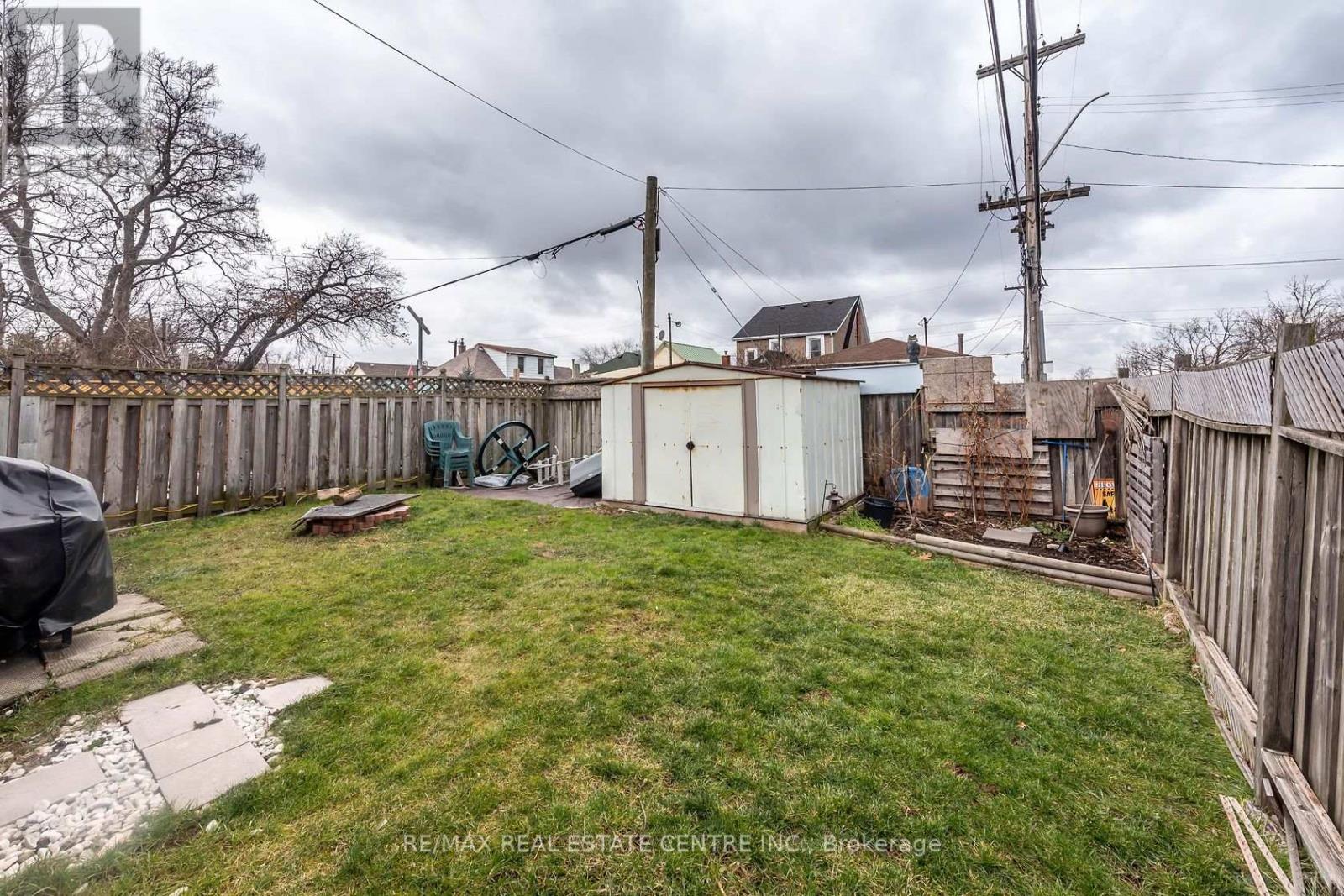 Single Family House Bungalow for Sale in A   KIMBERLY DRIVE Hamilton (Rosedale) 