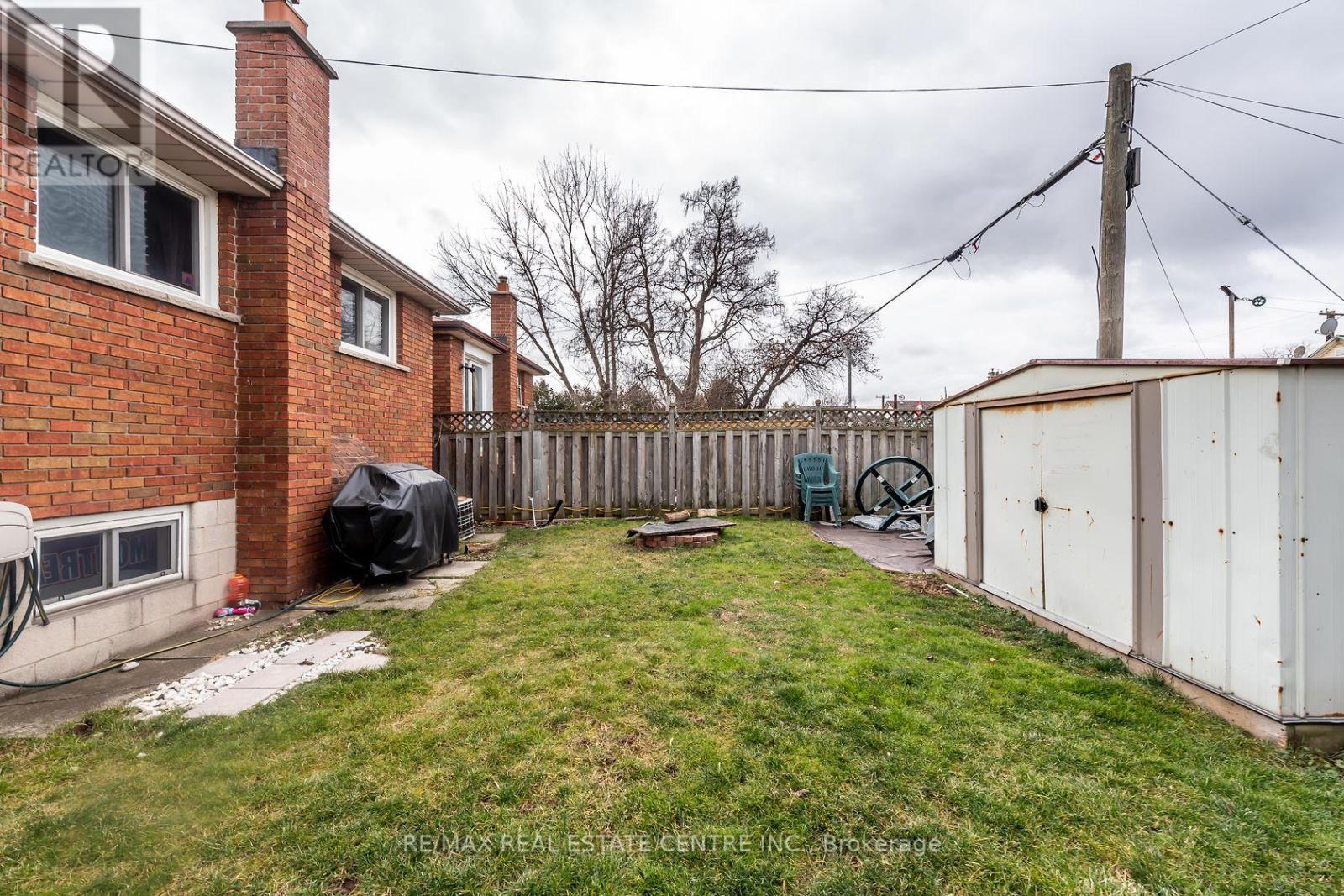 Single Family House Bungalow for Sale in A   KIMBERLY DRIVE Hamilton (Rosedale) 