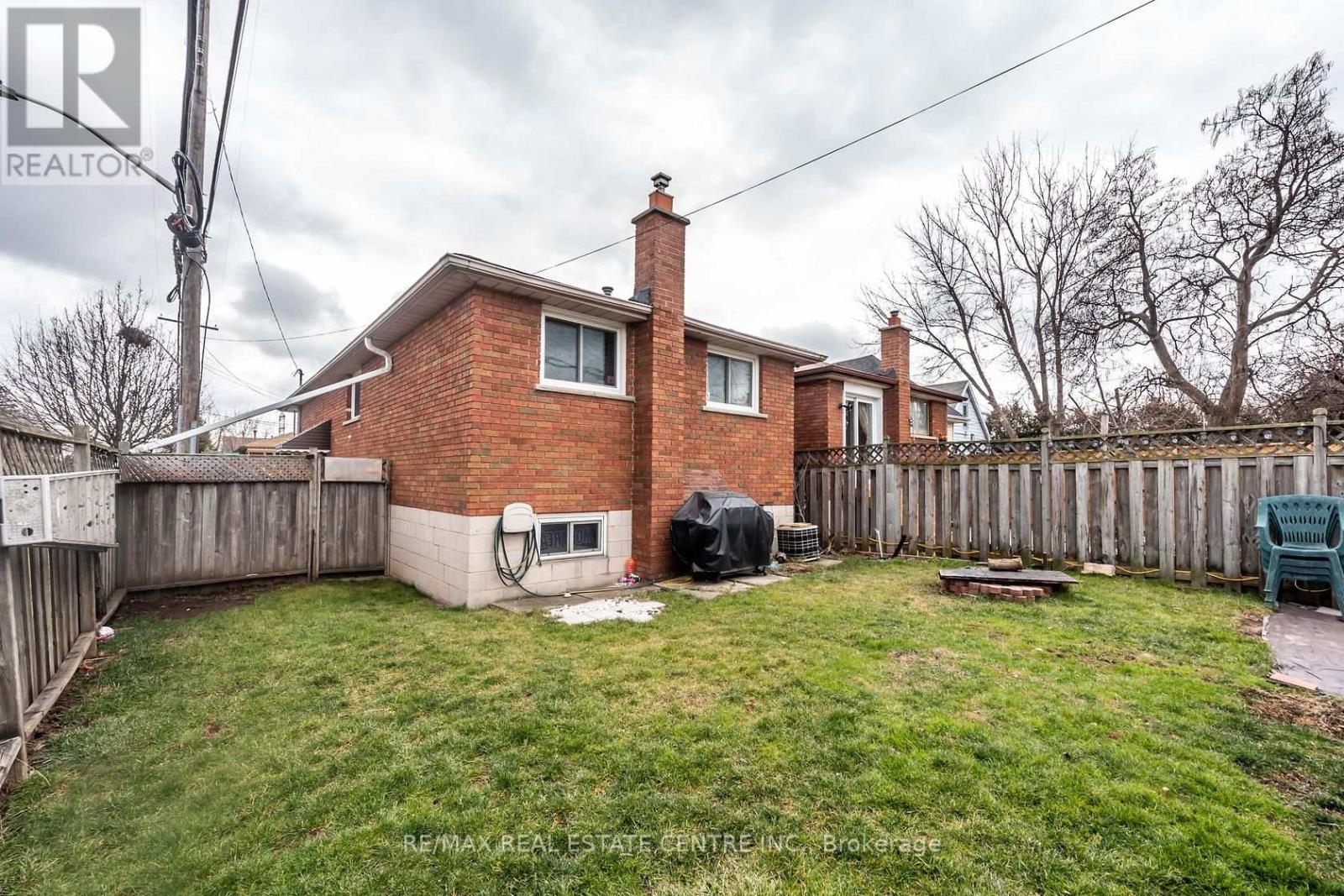 Single Family House Bungalow for Sale in A   KIMBERLY DRIVE Hamilton (Rosedale) 