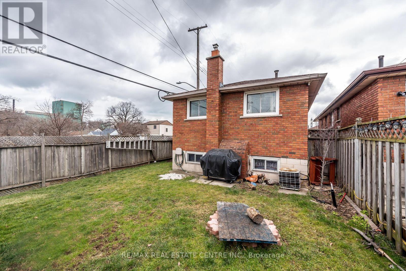 Single Family House Bungalow for Sale in A   KIMBERLY DRIVE Hamilton (Rosedale) 