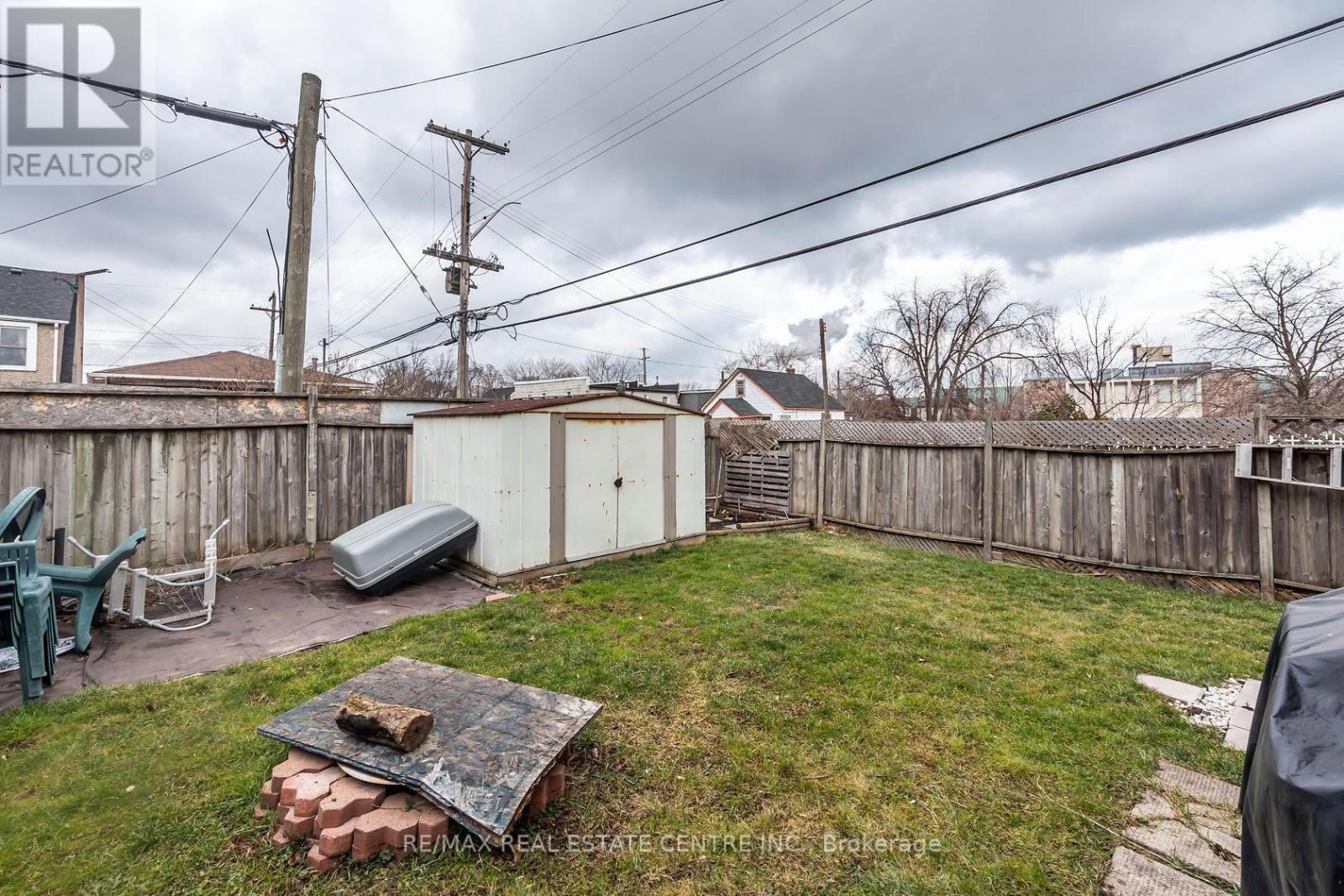 Single Family House Bungalow for Sale in A   KIMBERLY DRIVE Hamilton (Rosedale) 