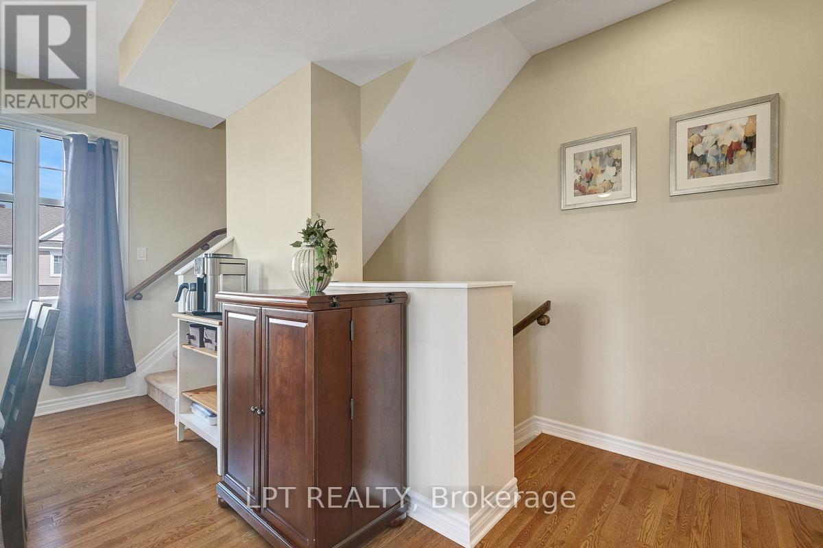 Photo 9 of 201 Yellowcress Way, Ottawa ON