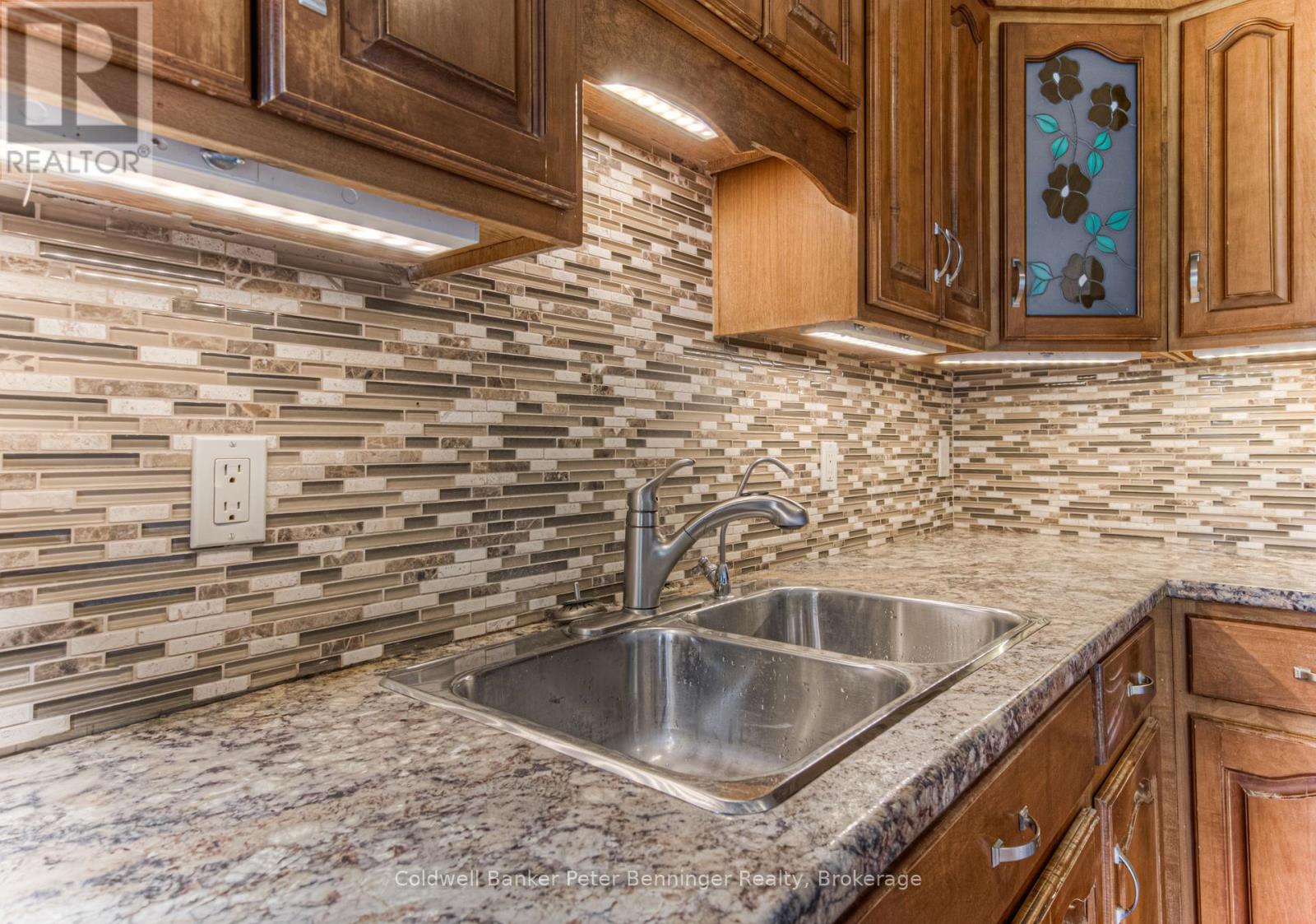 Photo 10 of 211 1100 Courtland Avenue E, Kitchener ON