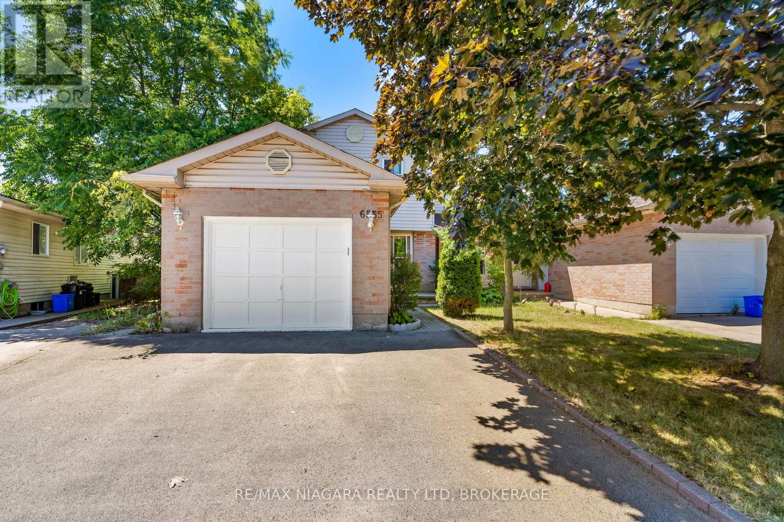 Photo 1 of 6555 Malibu Drive, Niagara Falls ON