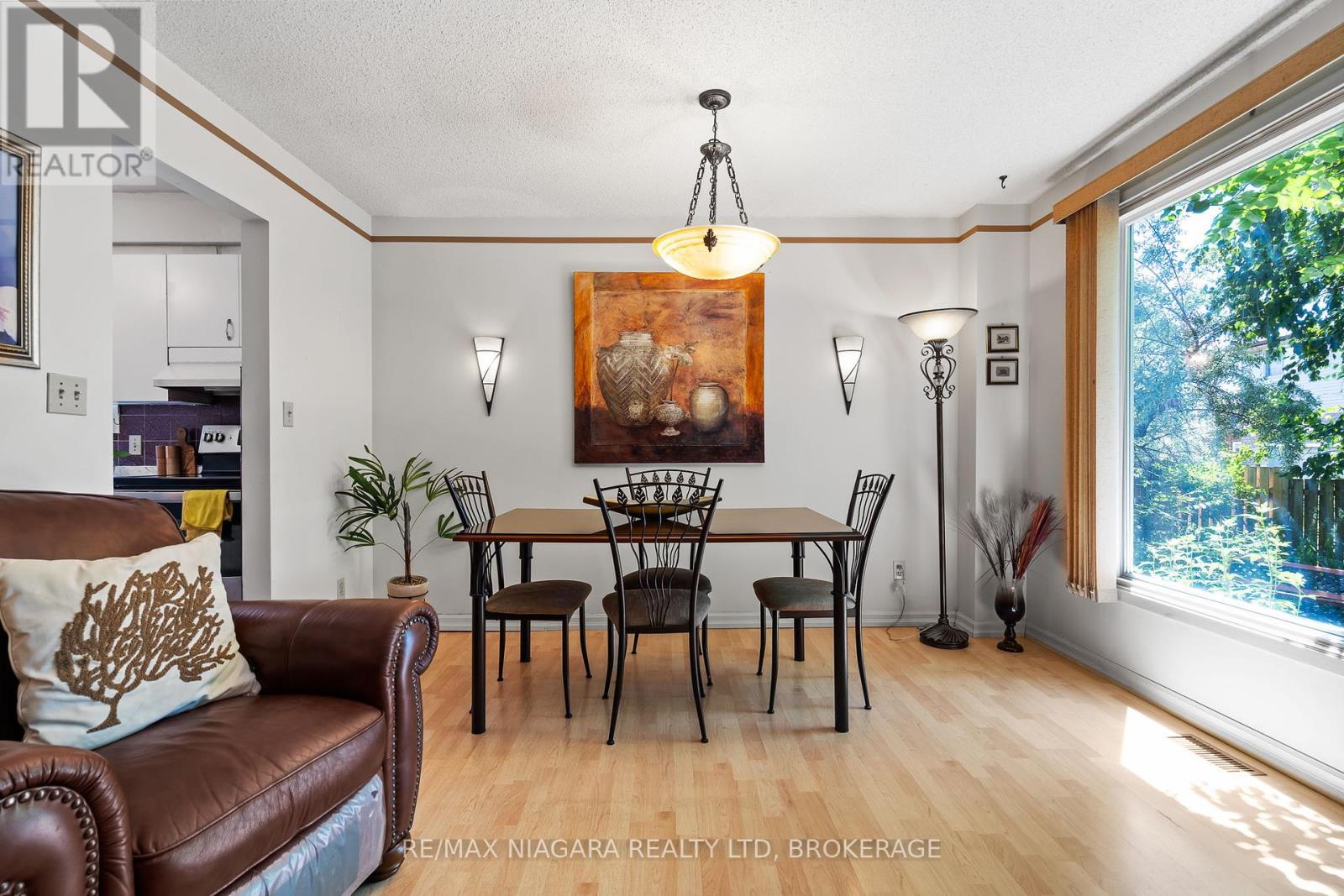 Photo 10 of 6555 Malibu Drive, Niagara Falls ON