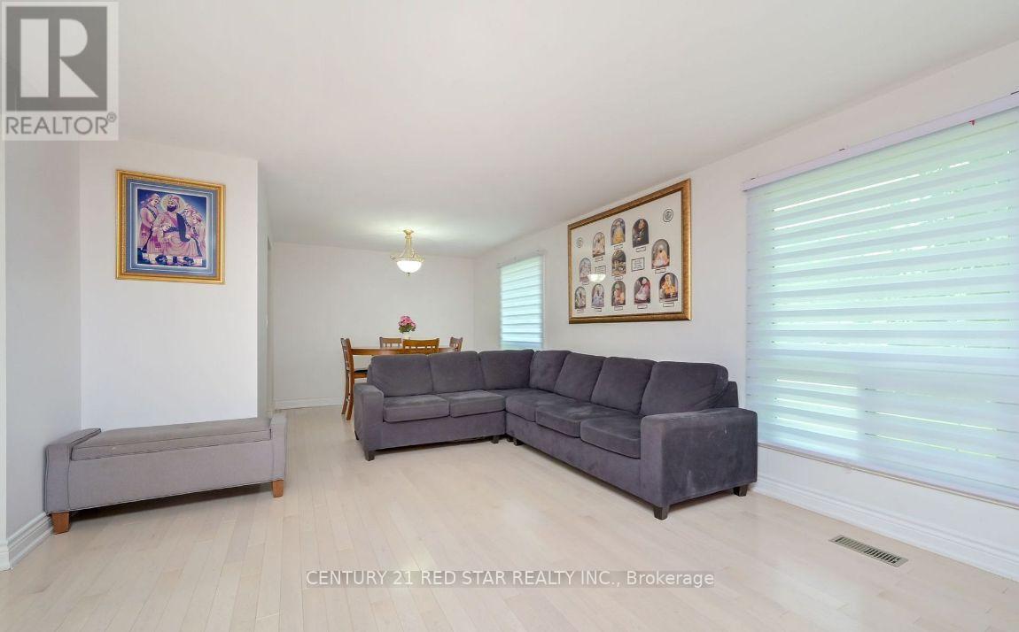 Photo 12 of 99 Boyne Crescent, New Tecumseth ON