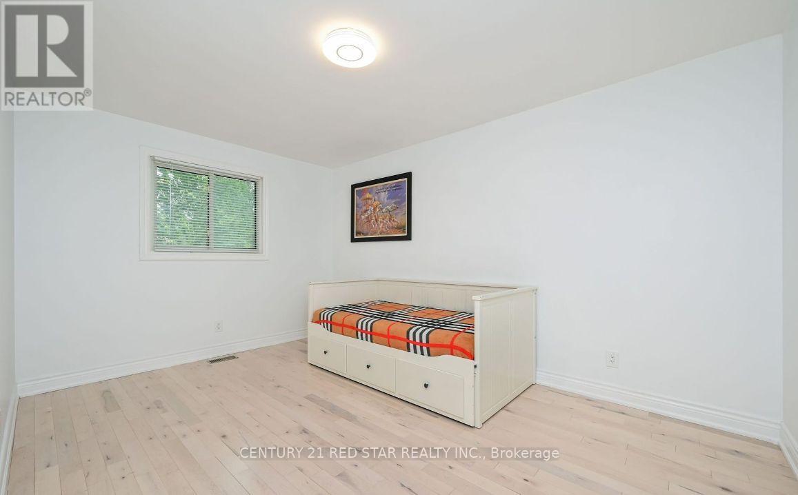 Photo 18 of 99 Boyne Crescent, New Tecumseth ON