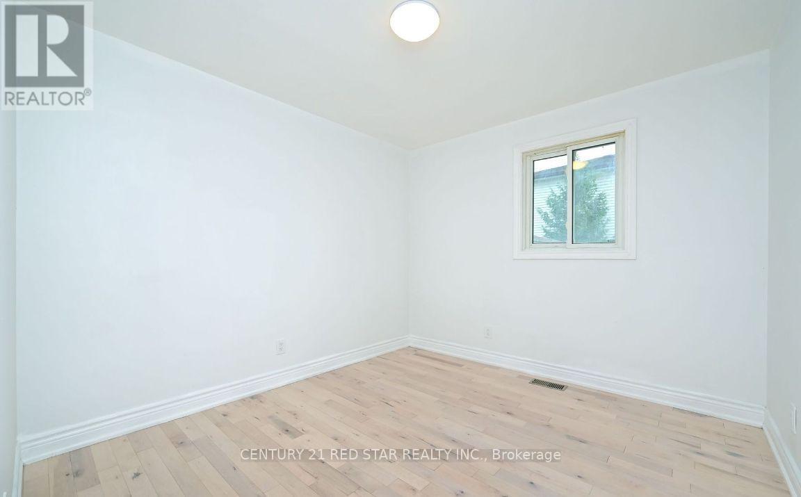 Photo 19 of 99 Boyne Crescent, New Tecumseth ON