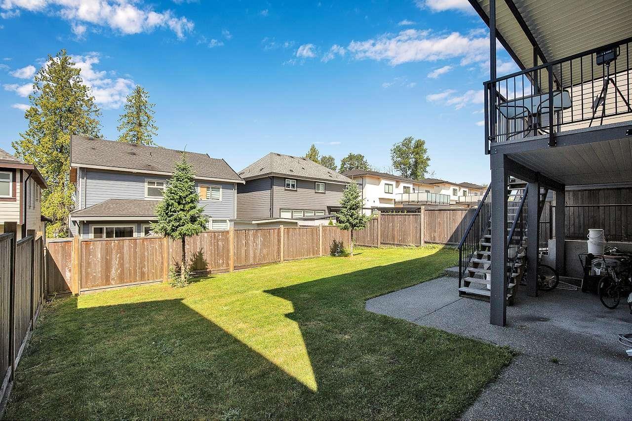 Photo 14 of 7715 154 A Street, Surrey BC