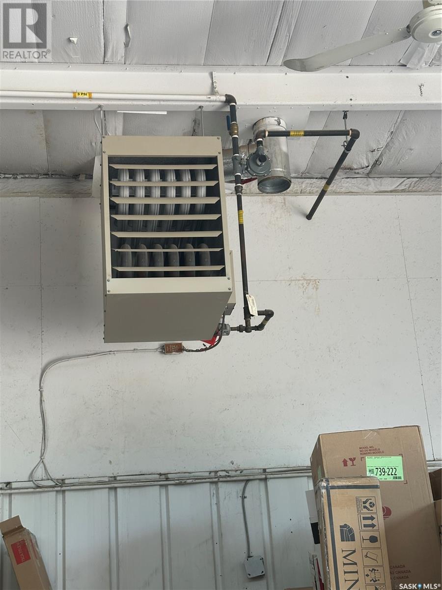 2 464 Broadway STREET E — photo 17
