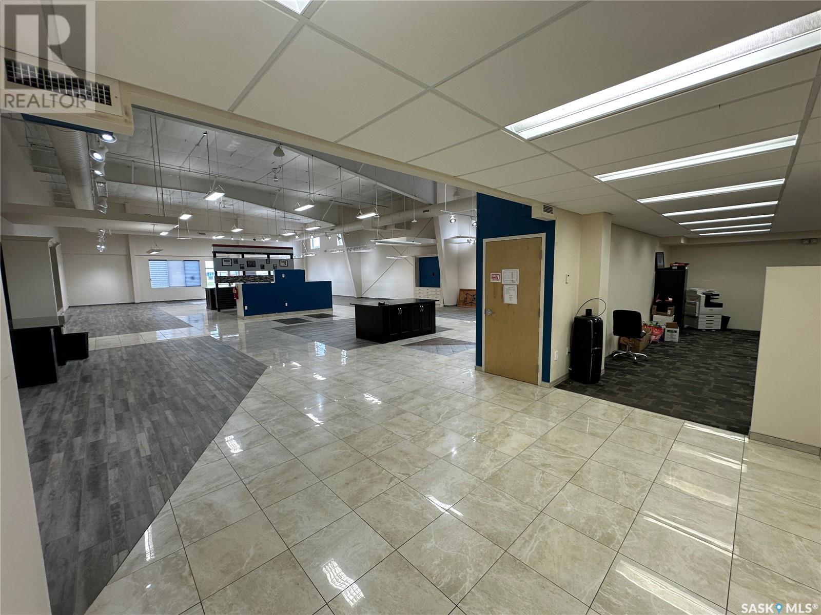 2 464 Broadway STREET E — photo 33