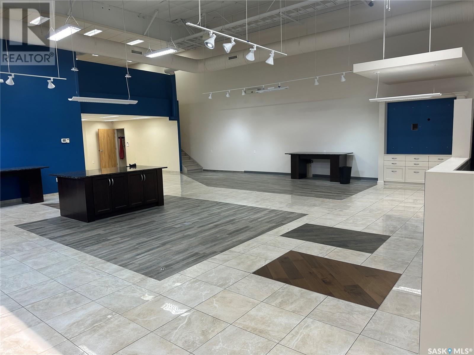 2 464 Broadway STREET E — photo 37