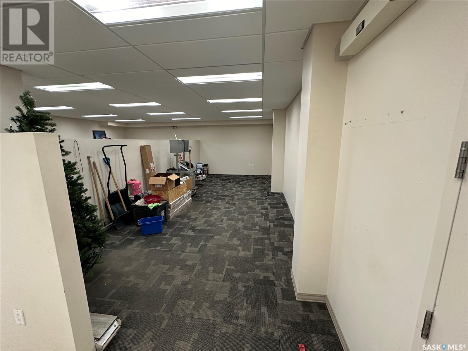 2 464 Broadway STREET E — photo 44