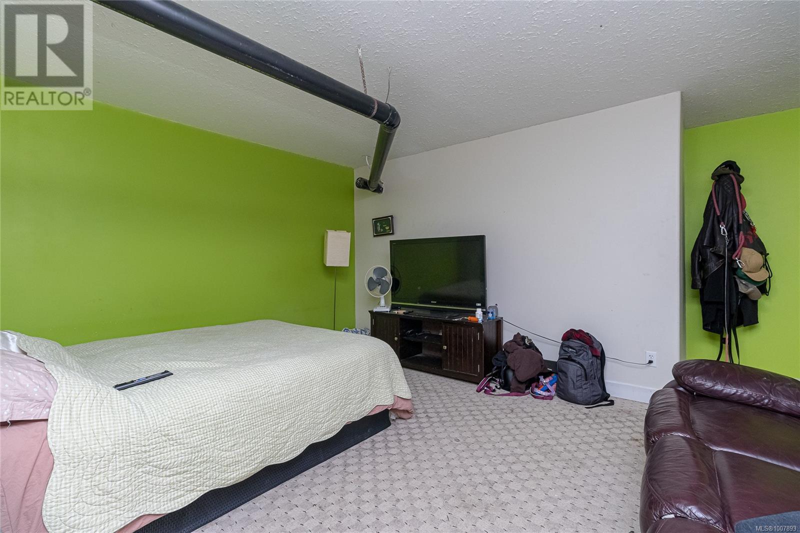 Photo 11 of 2466 Galland Ave, Shawnigan Lake BC