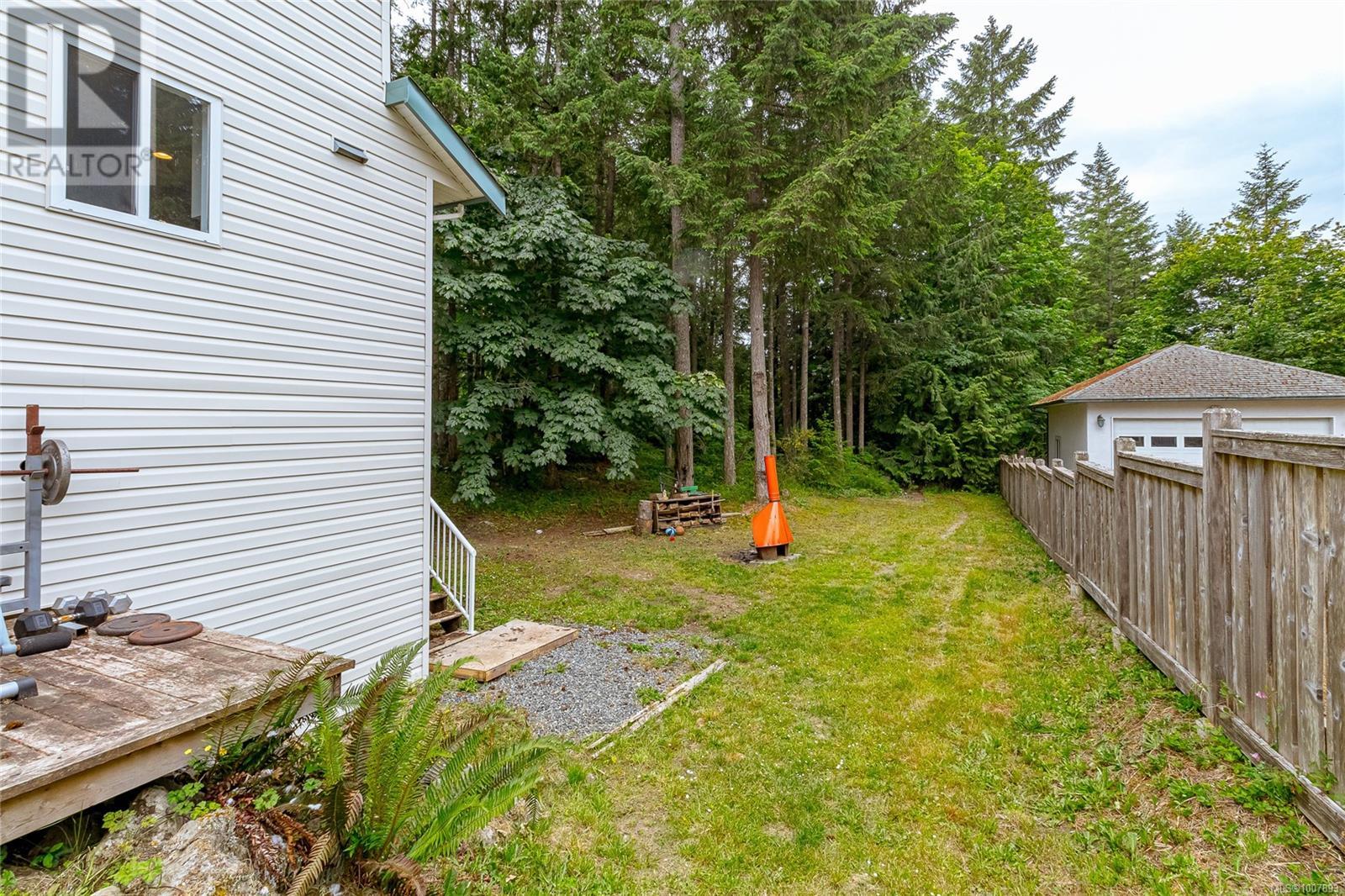 Photo 5 of 2466 Galland Ave, Shawnigan Lake BC