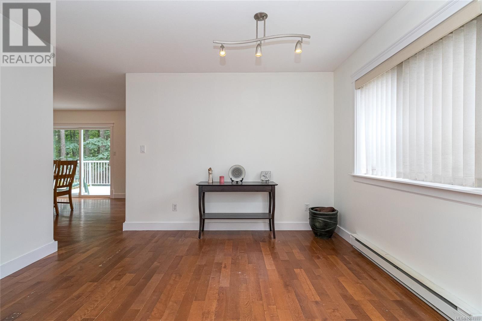 Photo 4 of 2466 Galland Ave, Shawnigan Lake BC