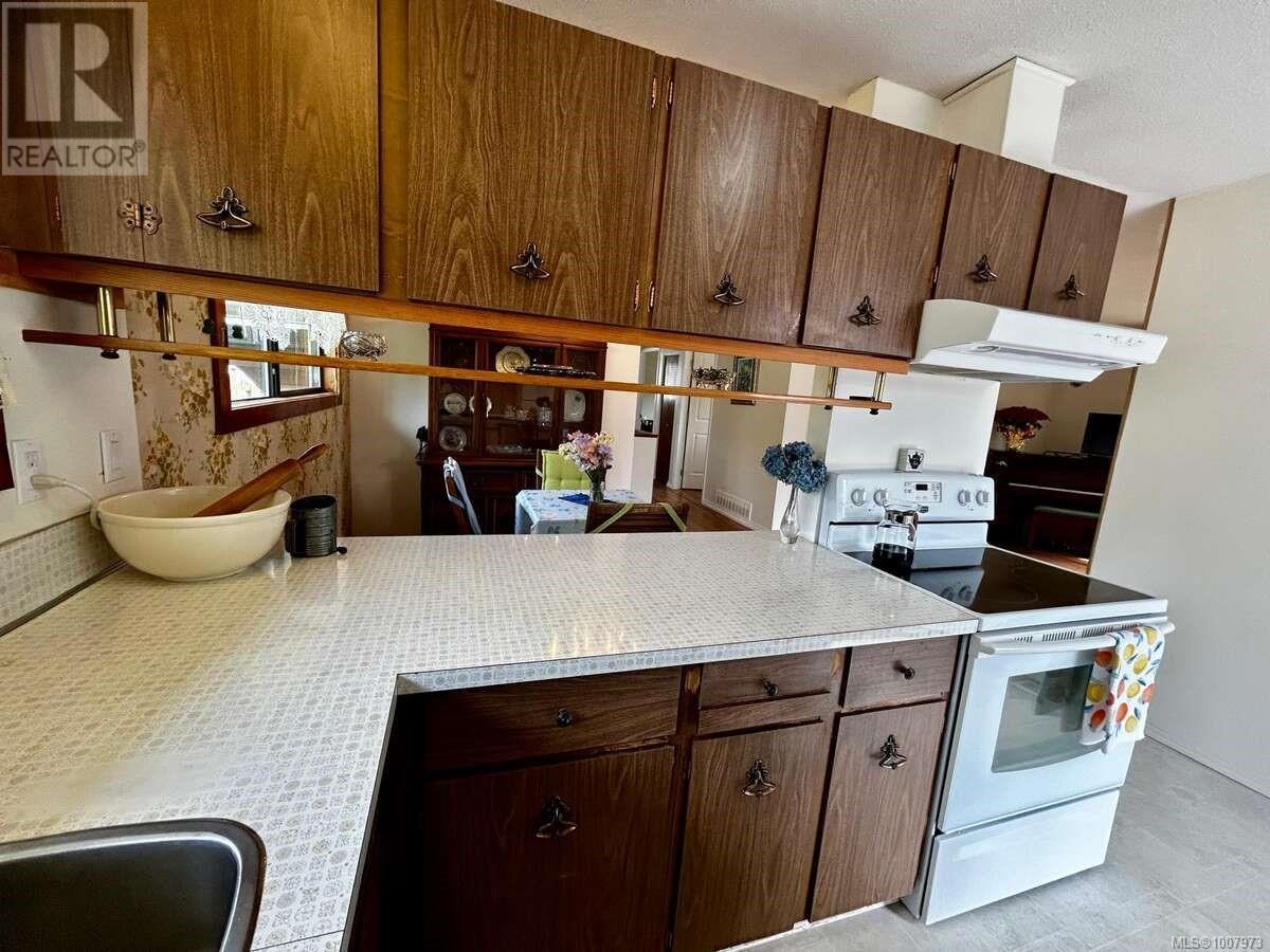 6965 Nahwitti Ave, Port Hardy