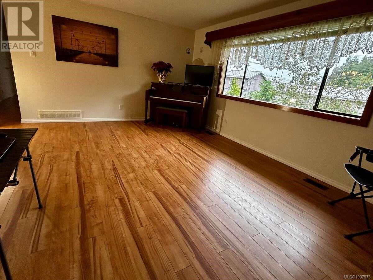 6965 Nahwitti Ave, Port Hardy