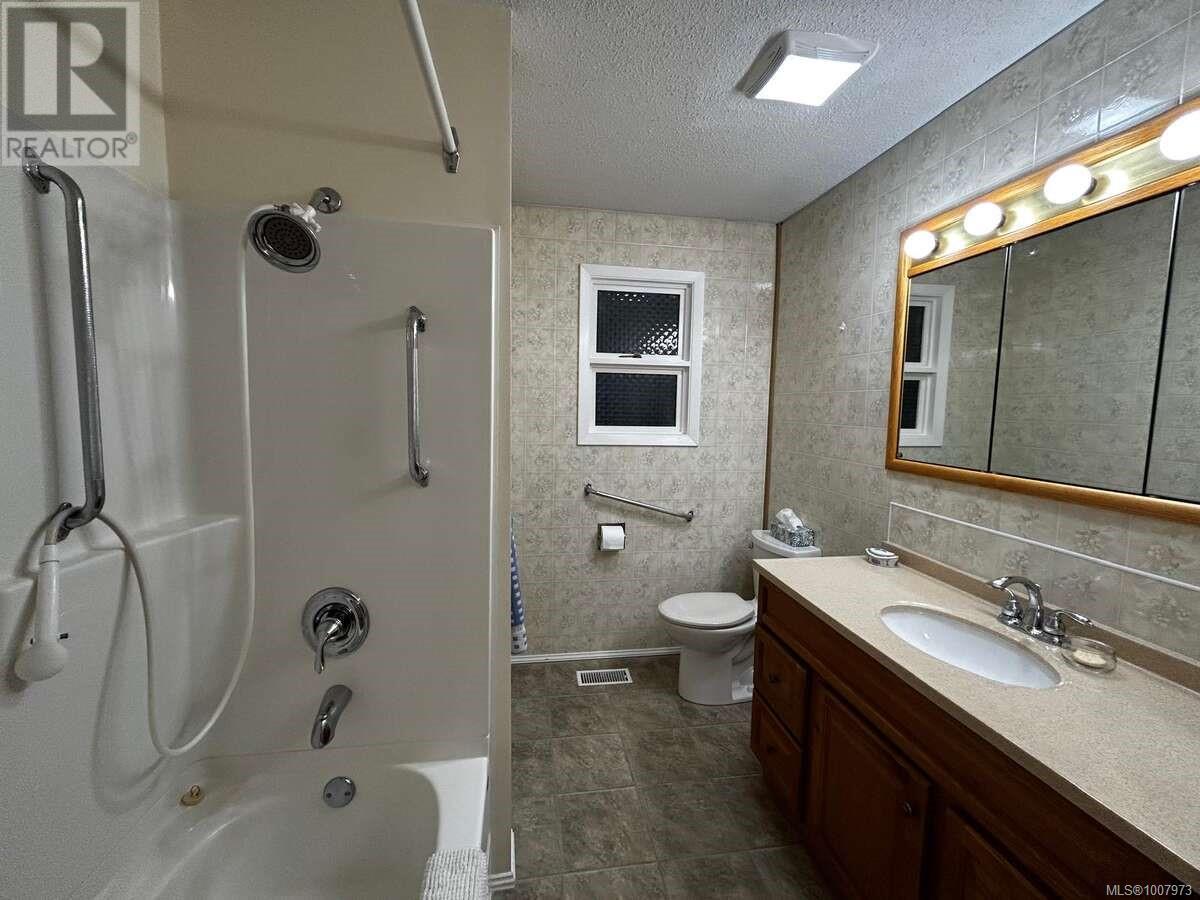 6965 Nahwitti Ave, Port Hardy