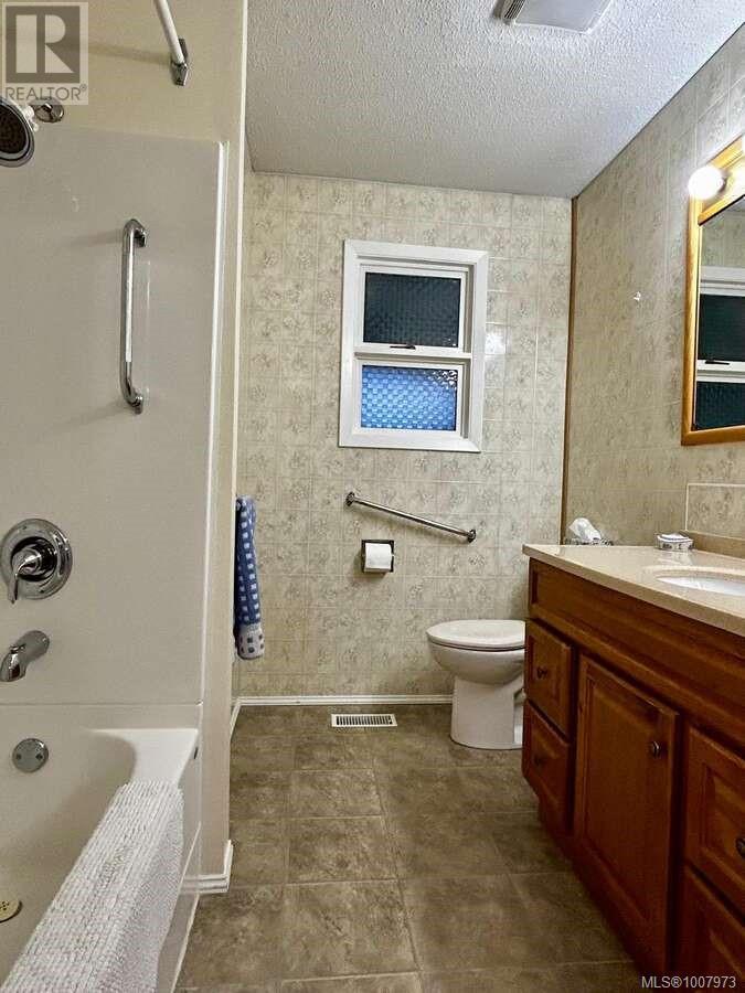6965 Nahwitti Ave, Port Hardy