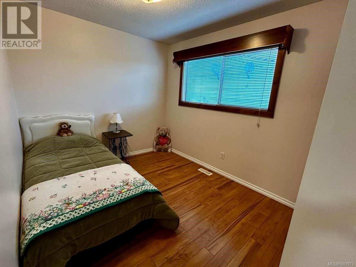 6965 Nahwitti Ave, Port Hardy