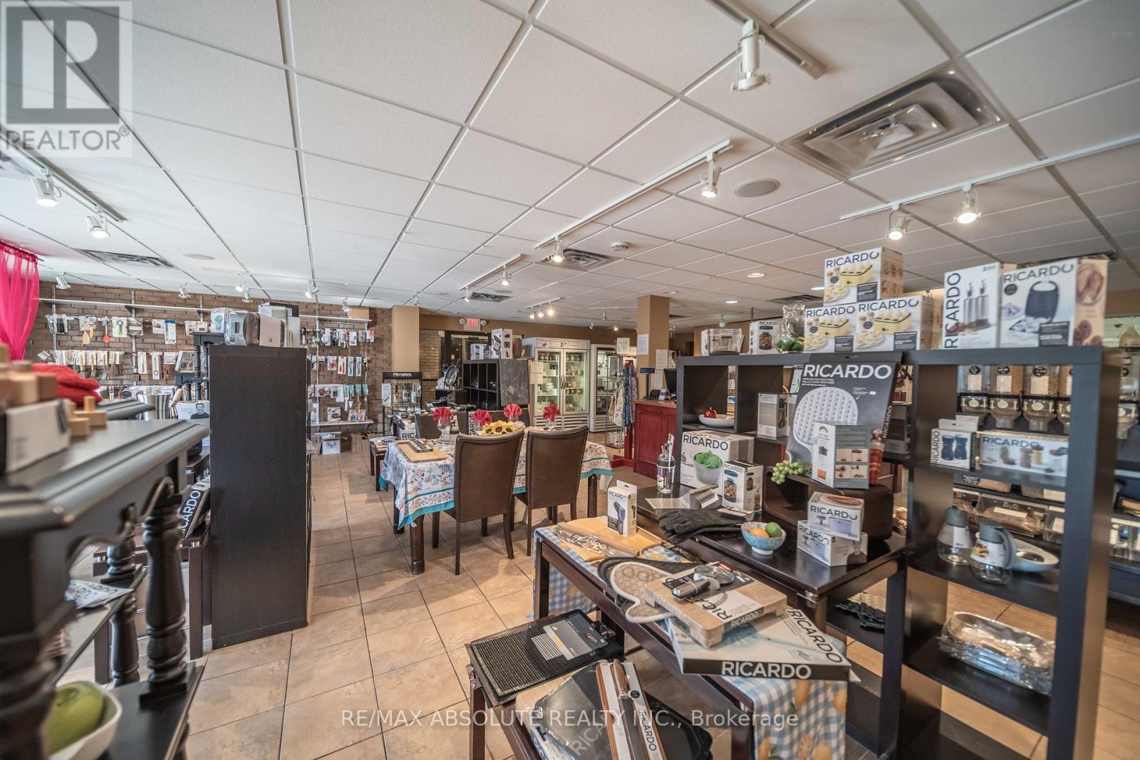 Photo 12 of 993 Notre Dame Street, Russell ON