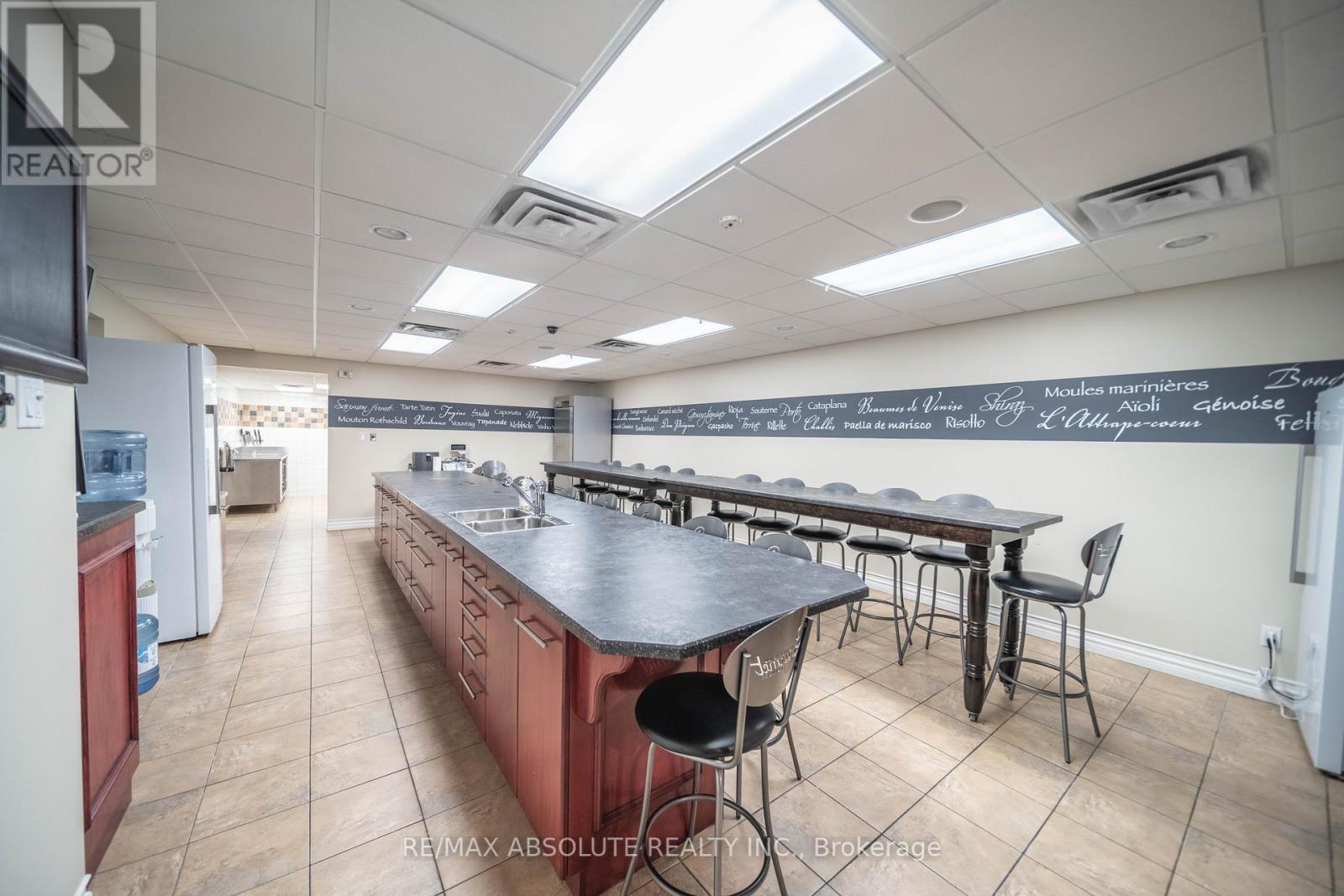 Photo 27 of 993 Notre Dame Street, Russell ON