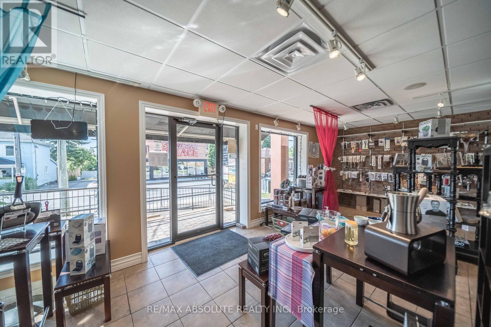 Photo 14 of 993 Notre Dame Street, Russell ON