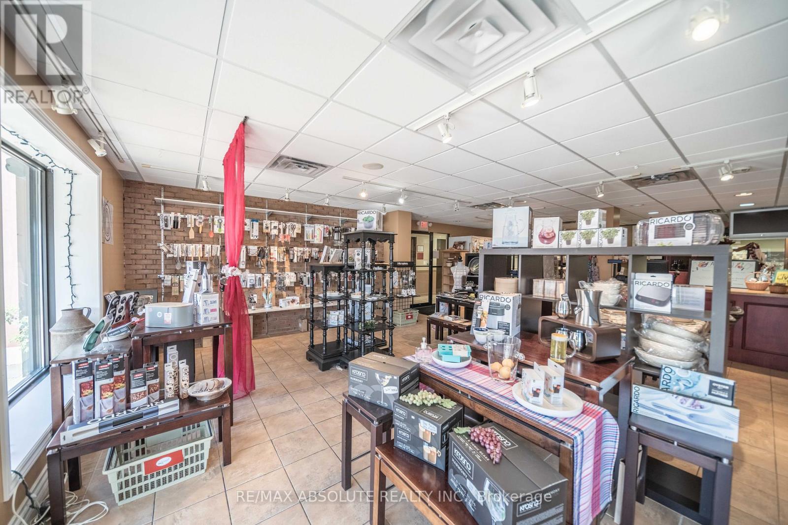 Photo 8 of 993 Notre Dame Street, Russell ON