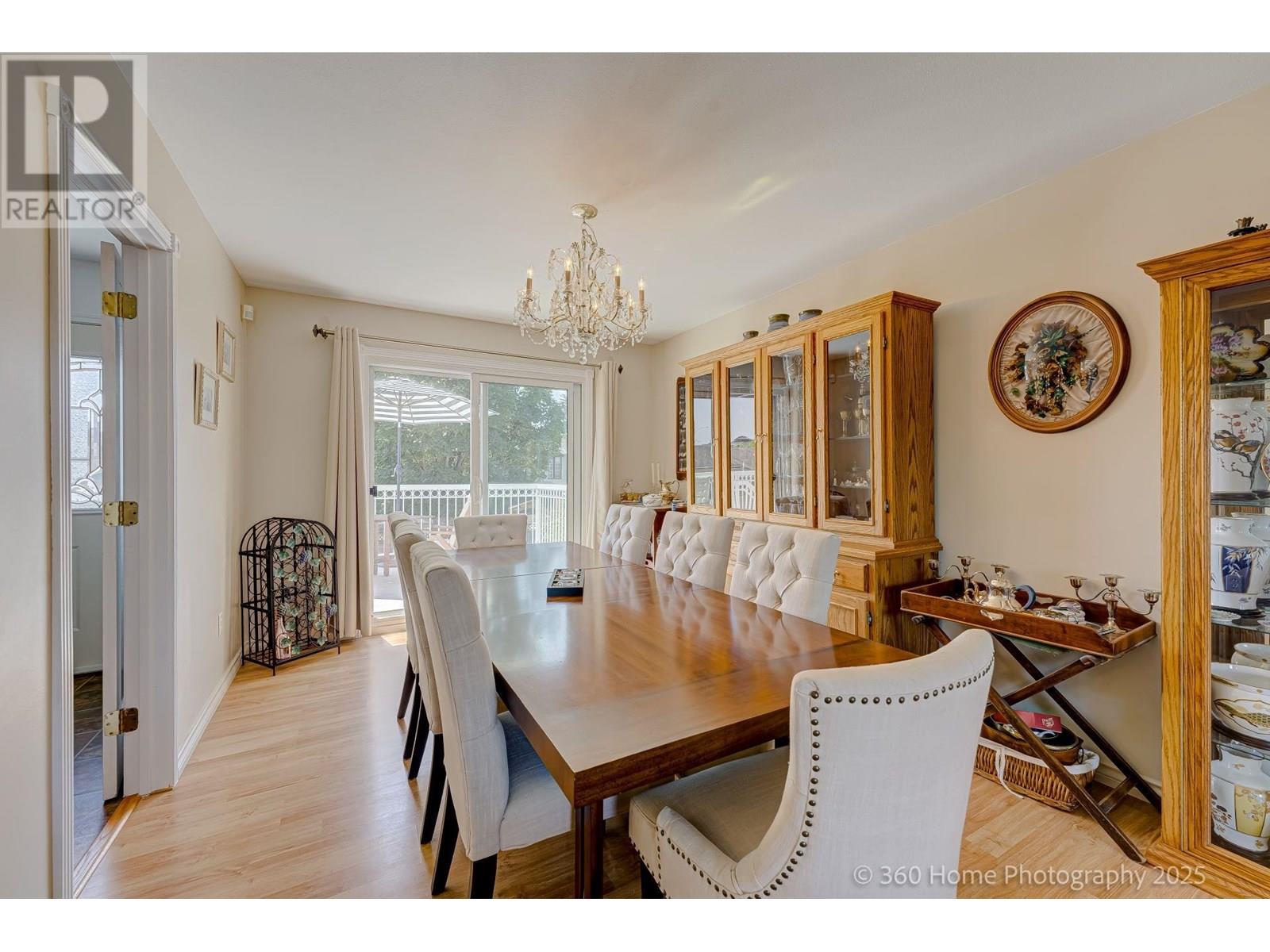 Photo 8 of 6534 Holly Park Drive, Delta BC
