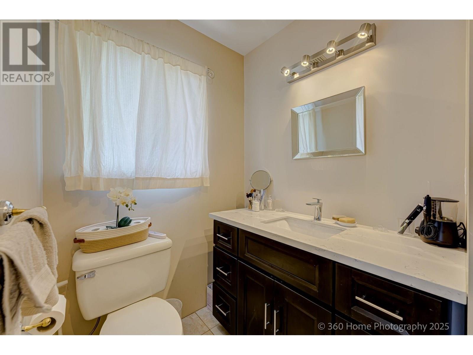 Photo 22 of 6534 Holly Park Drive, Delta BC