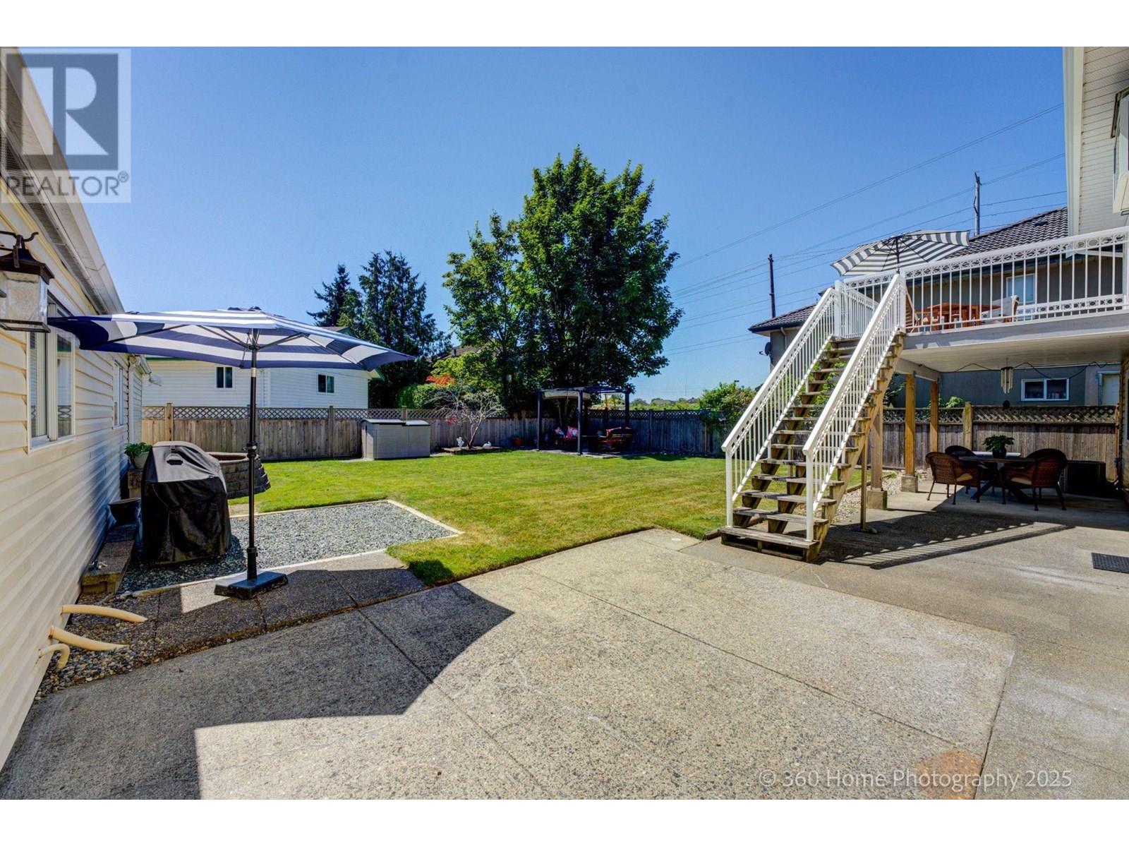Photo 12 of 6534 Holly Park Drive, Delta BC