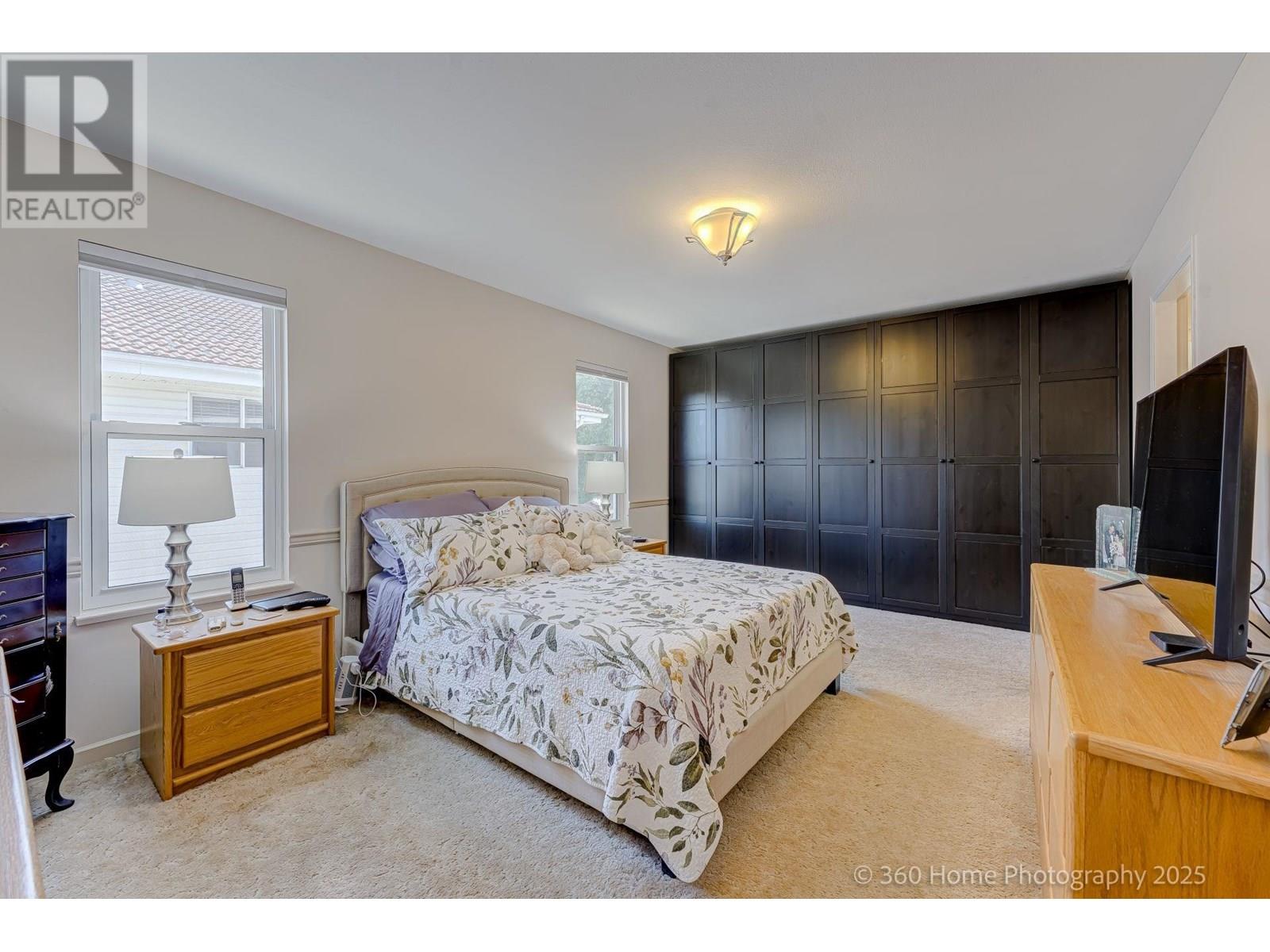 Photo 15 of 6534 Holly Park Drive, Delta BC