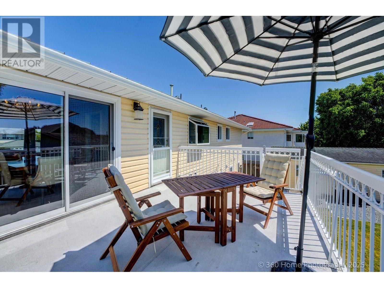 Photo 1 of 6534 Holly Park Drive, Delta BC