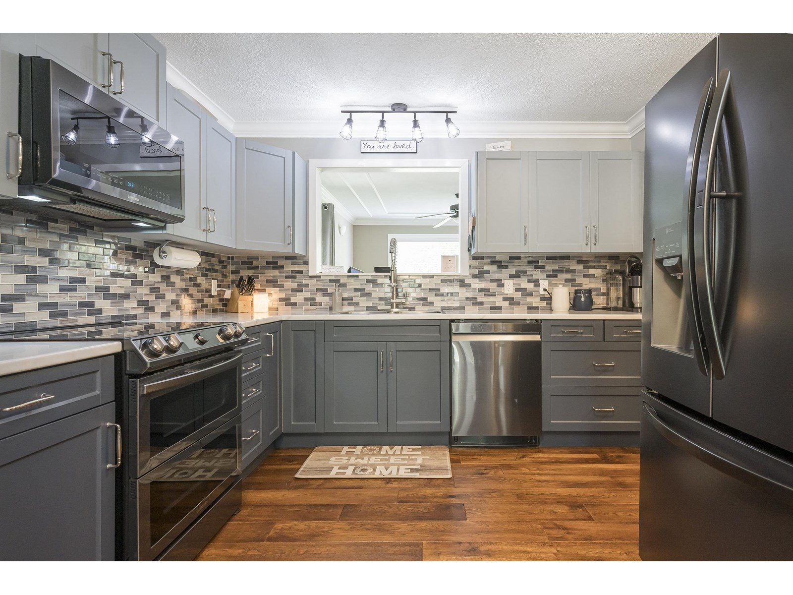 Photo 40 of 25035 10 Avenue, Langley BC