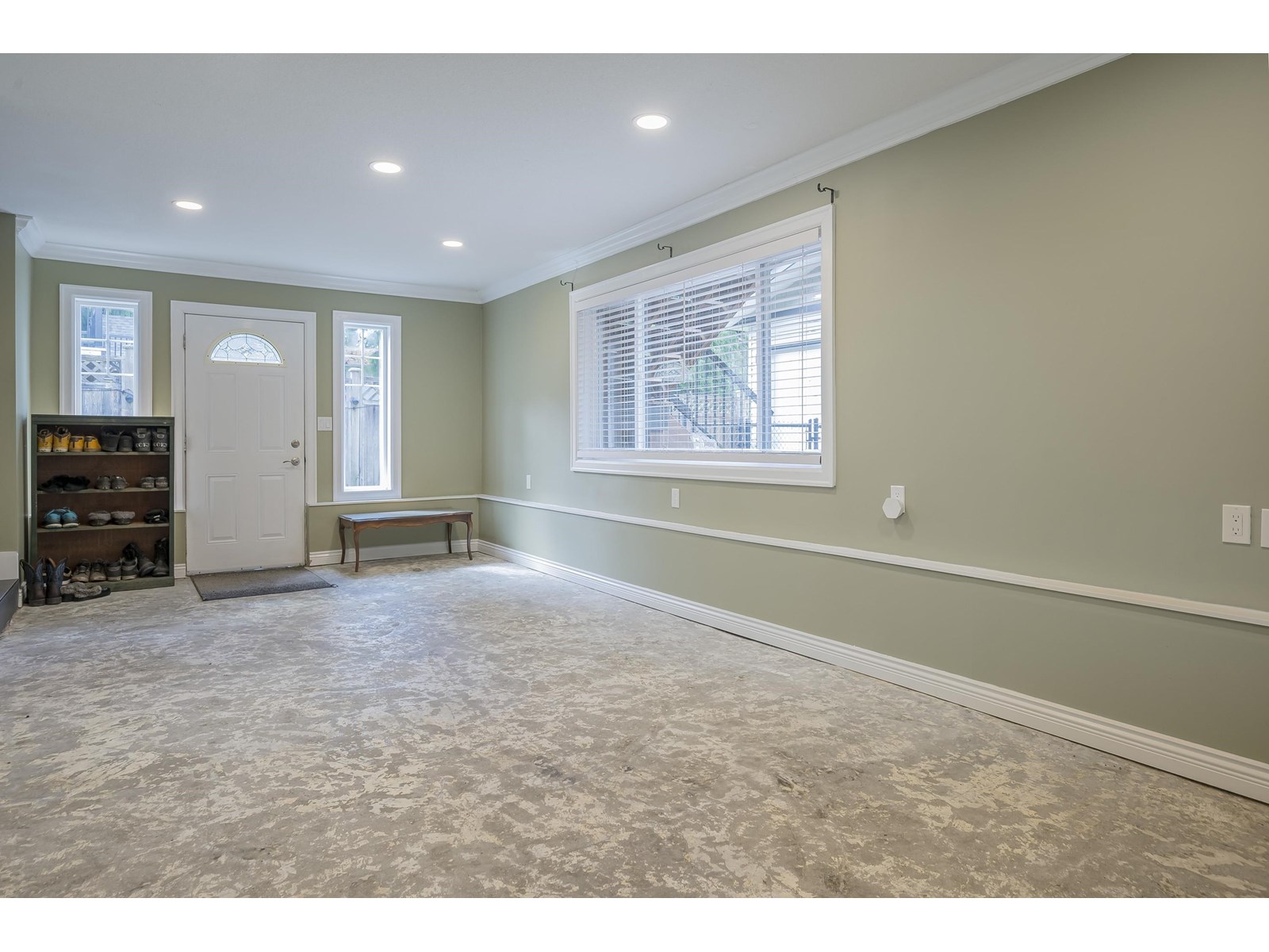 Photo 33 of 25035 10 Avenue, Langley BC