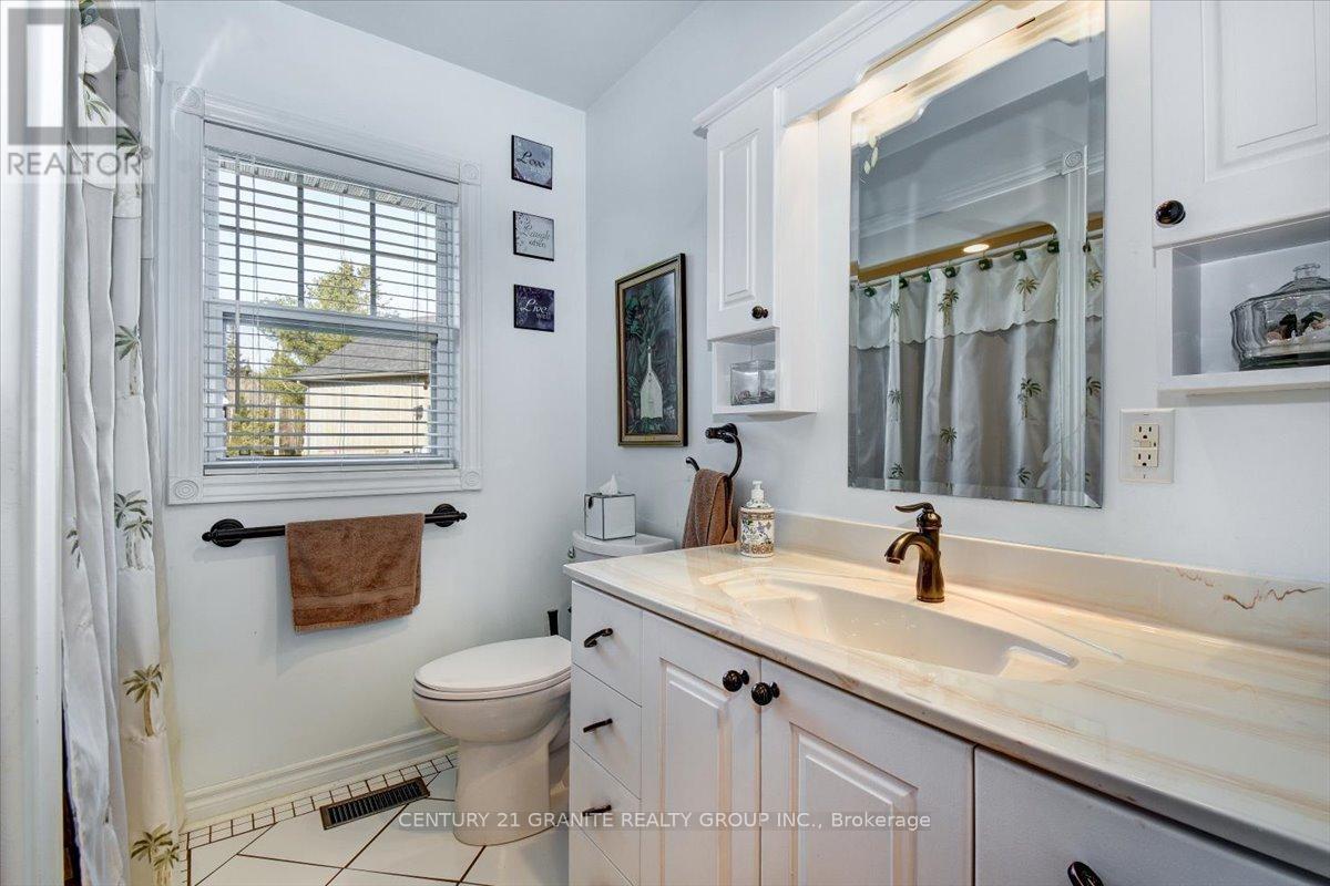 Photo 18 of 52 Nicklaus Drive, Bancroft ON