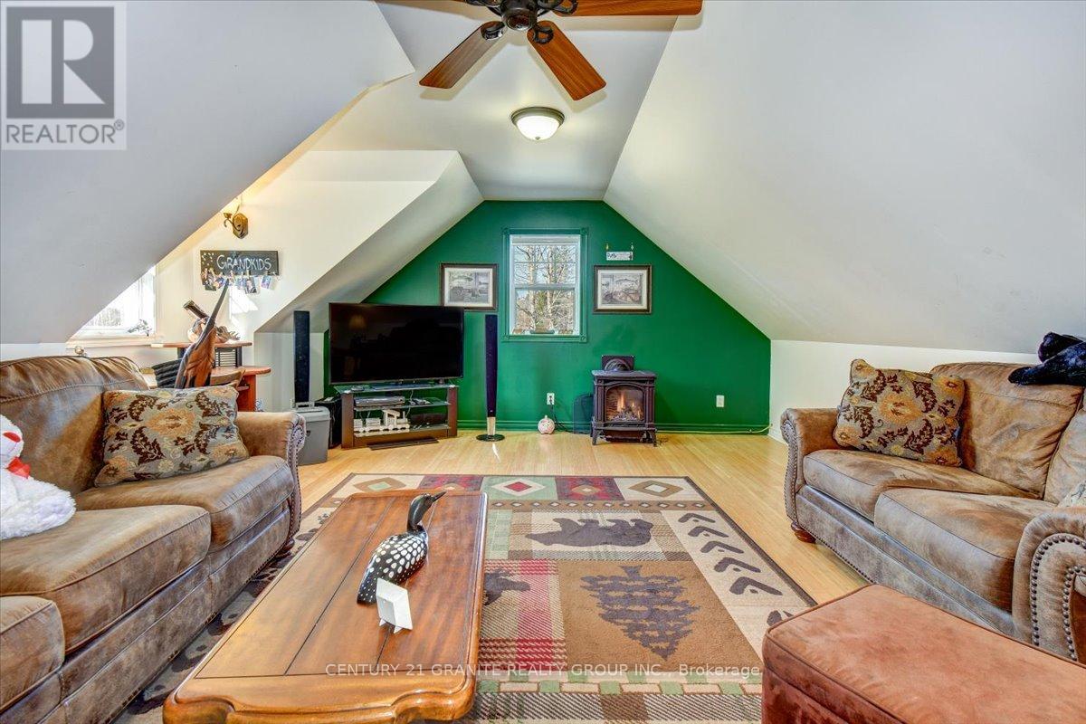Photo 25 of 52 Nicklaus Drive, Bancroft ON