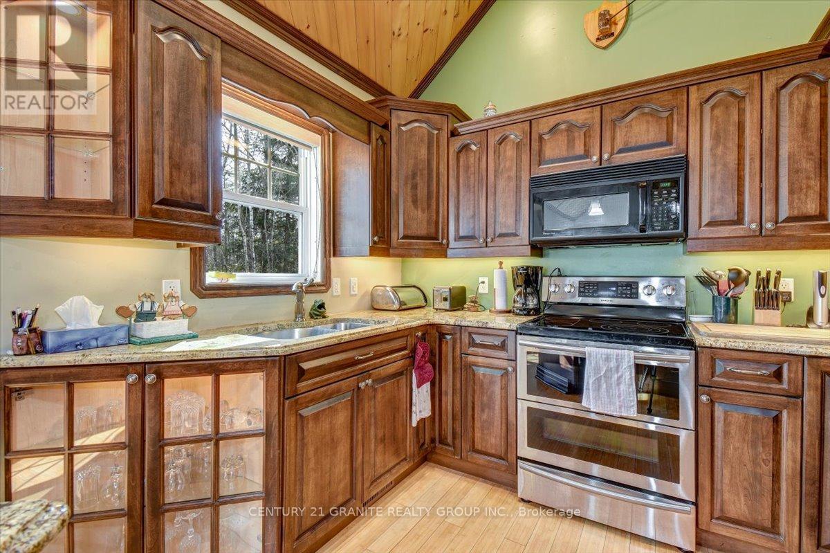 Photo 24 of 52 Nicklaus Drive, Bancroft ON