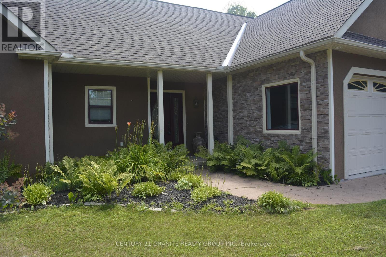 Photo 2 of 52 Nicklaus Drive, Bancroft ON