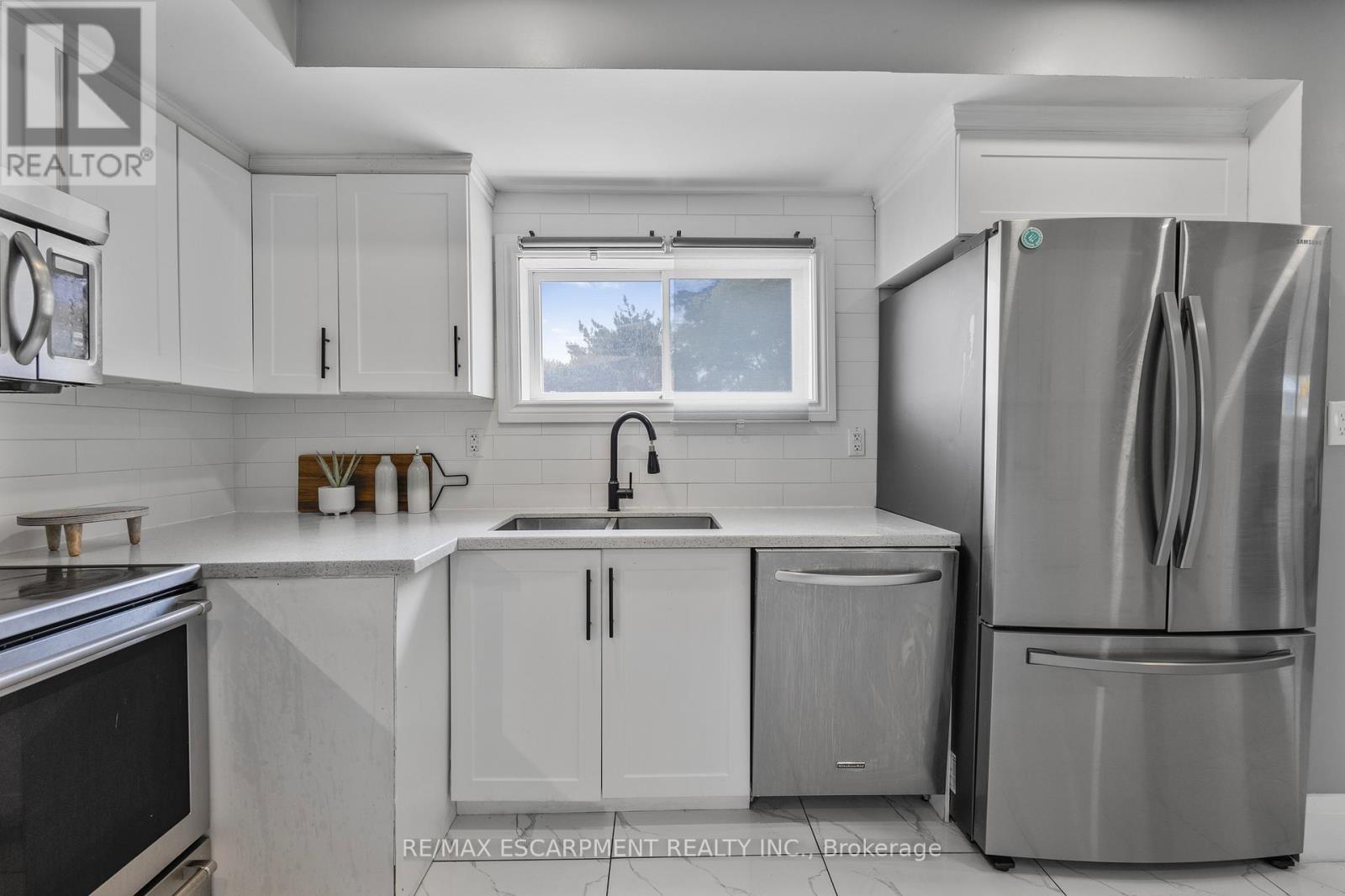 Photo 16 of 55 Allan Avenue, Hamilton ON