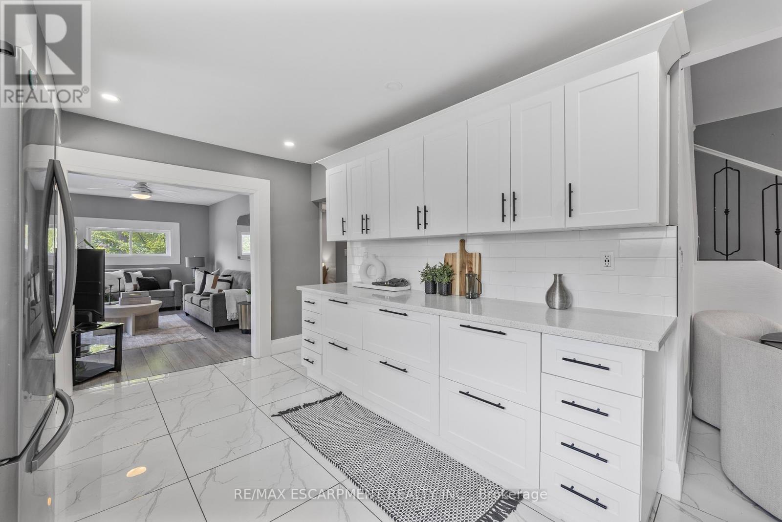 Photo 5 of 55 Allan Avenue, Hamilton ON
